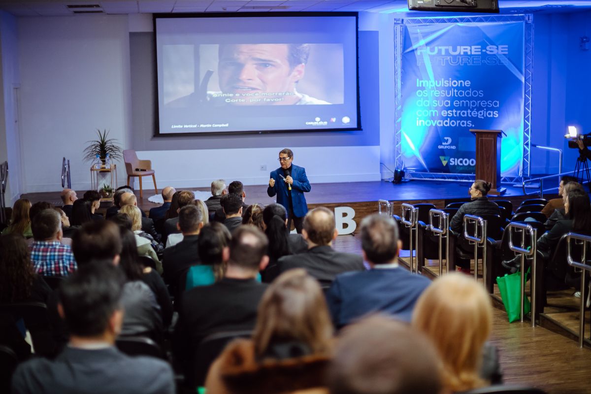 Palestrante Carlos Alberto J&uacute;lio compartilhou insights sobre como a cultura empresarial pode acelerar ou frear os resultados das empresas – Foto: Claudia Schuster/ND