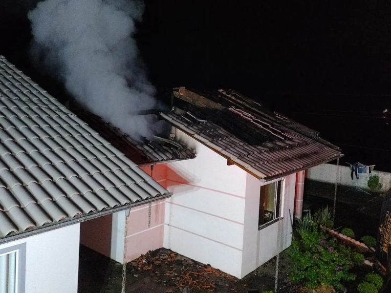 Incêndio em Ituporanga Homem bêbado causa incêndio em Ituporanga após agredir esposa com chave de fenda