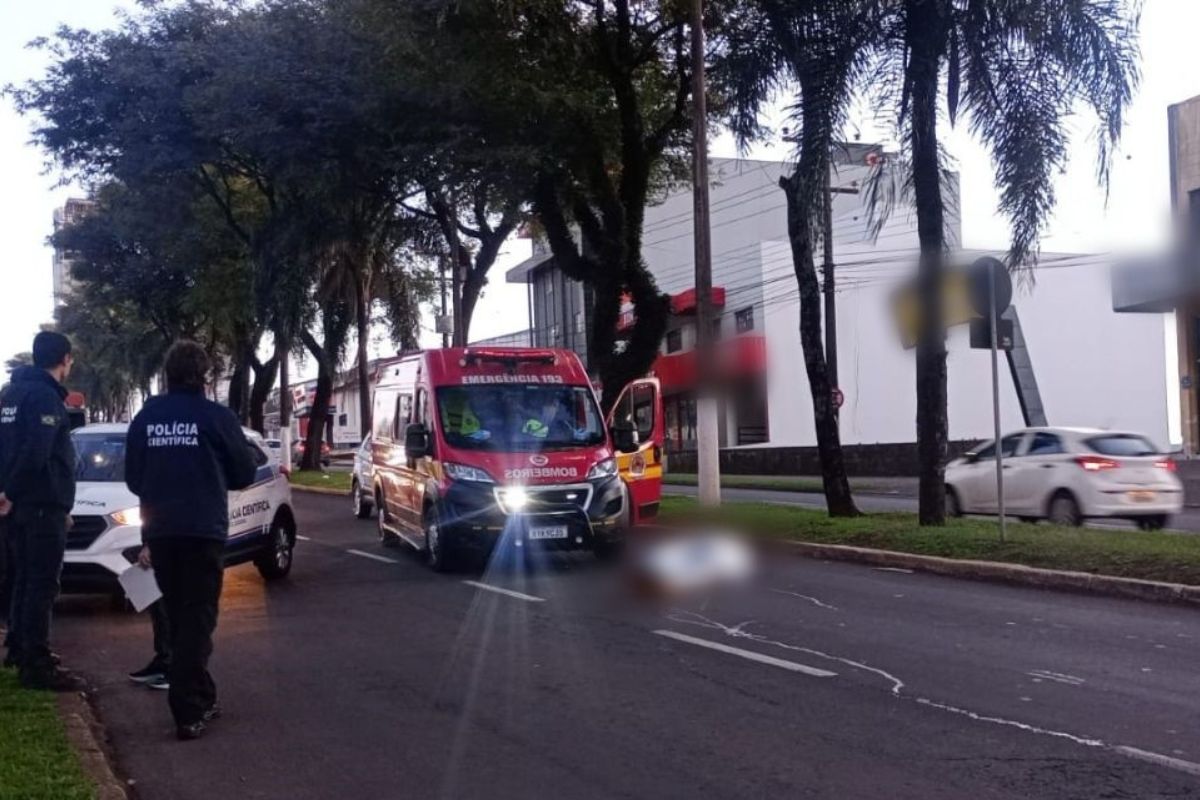 Homem é assassinado com facada no peito em avenida de Chapecó