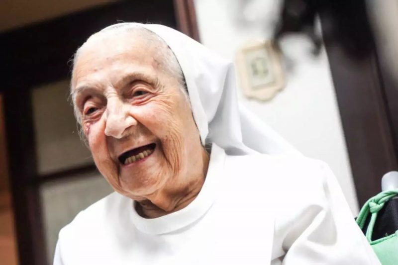 Inah Canabarro, pessoa mais velha do mundo Morre Inah Canabarro, freira gaúcha considerada a pessoa mais velha do mundo