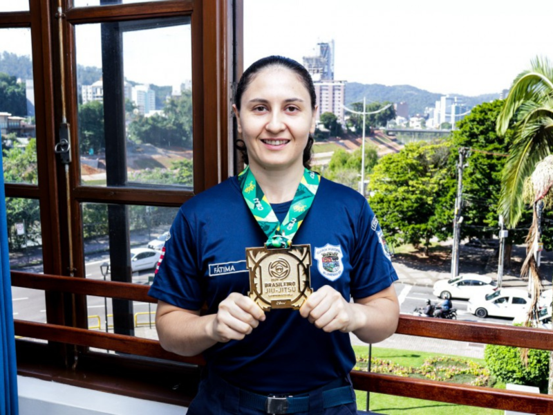 Agente de trânsito de Blumenau que se tornou campeã brasileira de jiu-jítsu