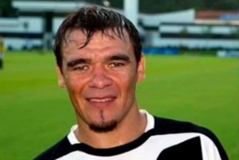 Jogador de Seleção Paraguaia, Julio Manzur atuou pelo Santos em 2006