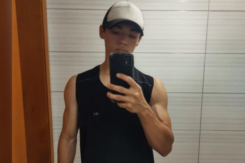 Jovem de 18 anos que morreu após queda de moto no interior de SC Jovem de 18 anos que morreu após queda de moto no interior de SC
