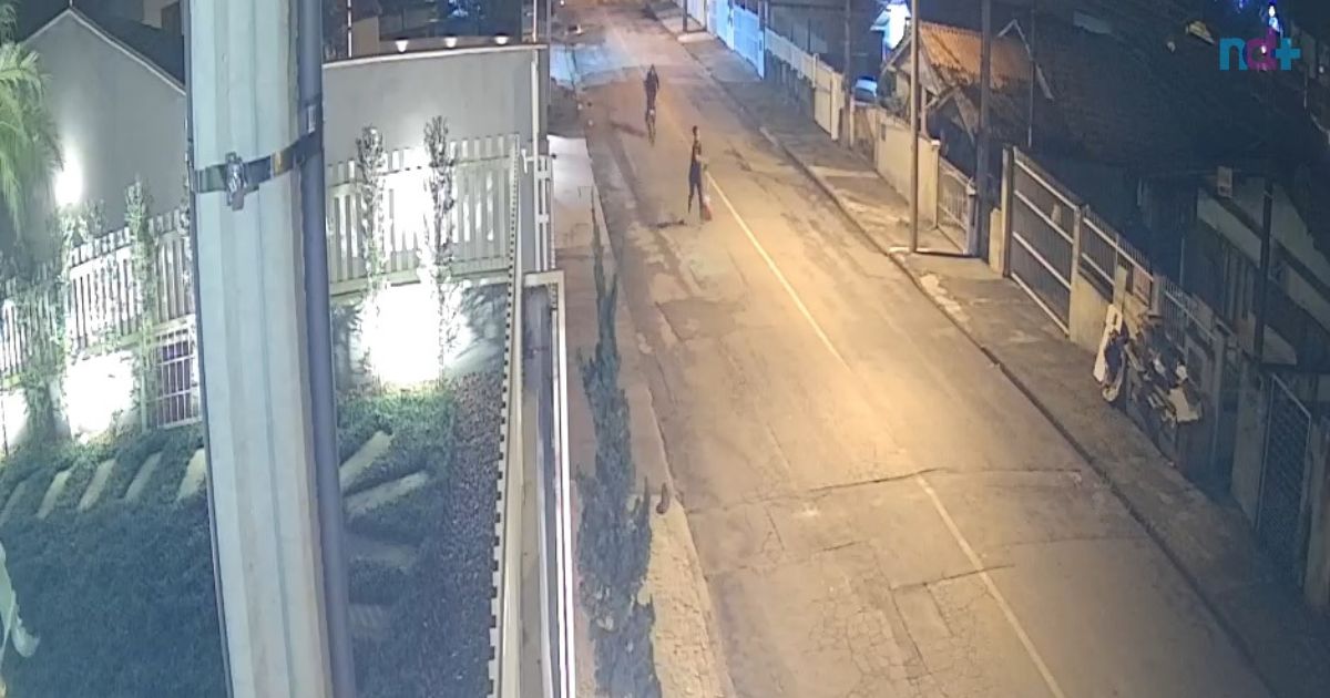 Suspeito correndo atrás de vítima em Joinville 'Ladrão da faca' faz novas vítimas em Joinville