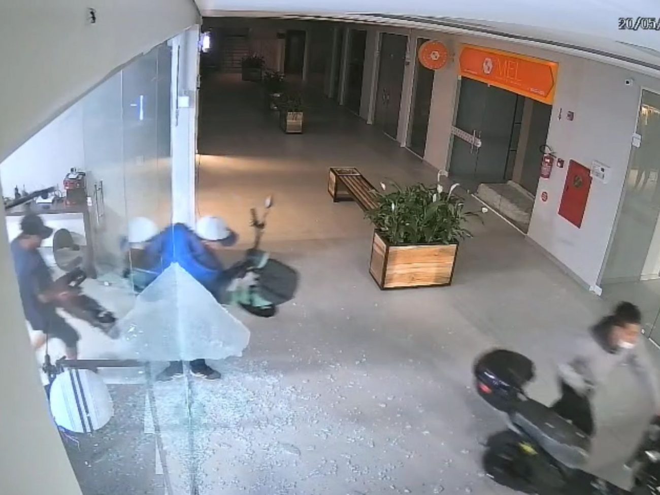scooters e patinetes Ladrões furtam R$ 60 mil em scooters e patinetes elétricos em Blumenau