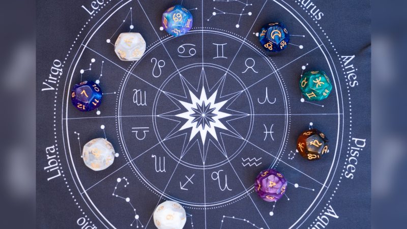 mapa astral com pedras de signos por cima Imagem de mapa astral com pedras de signos por cima