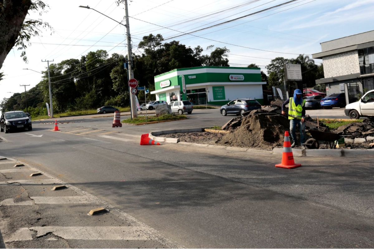Um dos canteiros est&aacute; instalado, na Marqu&ecirc;s de Olinda, no sentido Sul/Norte – Foto: Prefeitura de Joinville/Divulga&ccedil;&atilde;o/ND