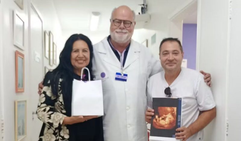 médico especialista Mulher grávida de 62 anos é acompanhada por médico especialista em reprodução