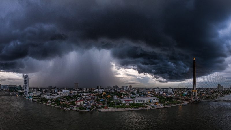 Imagem de um microexplosão atmosférica 