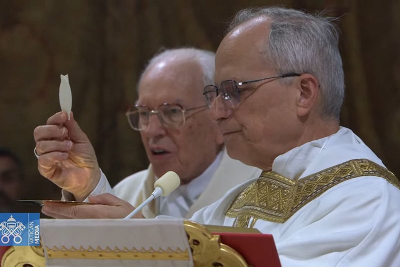 Primeira missa do Papa Leão XIV Papa Leão XIV celebra primeira missa na Capela Sistina