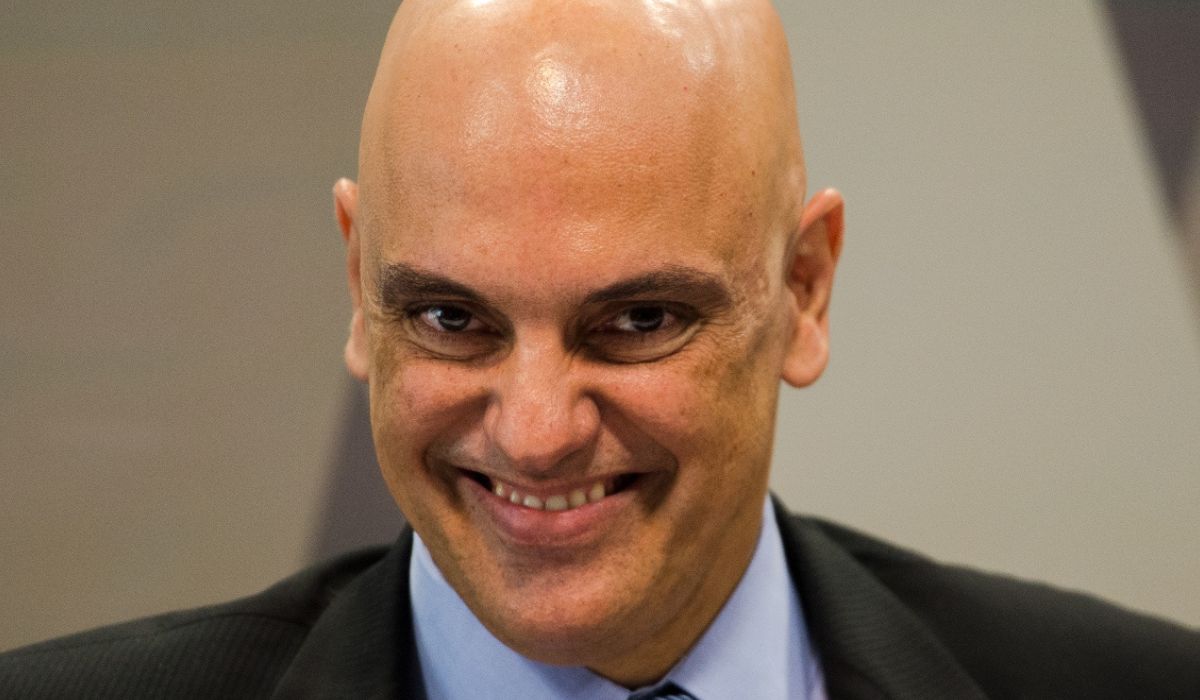 Moraes abre inquérito contra Eduardo Bolsonaro por atuação nos EUA