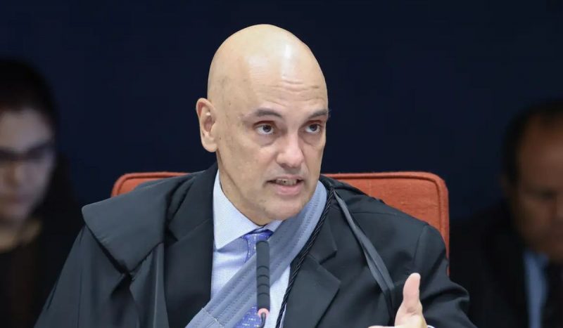 Moraes quer julgamento no STF sobre decisão da Câmara que favorece Bolsonaro