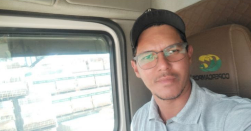 Vítima do acidente na BR-470 Imagem de um homem de 42 anos morto em um acidente de trânsito, para mostrar ao leitor a vítima do acidente