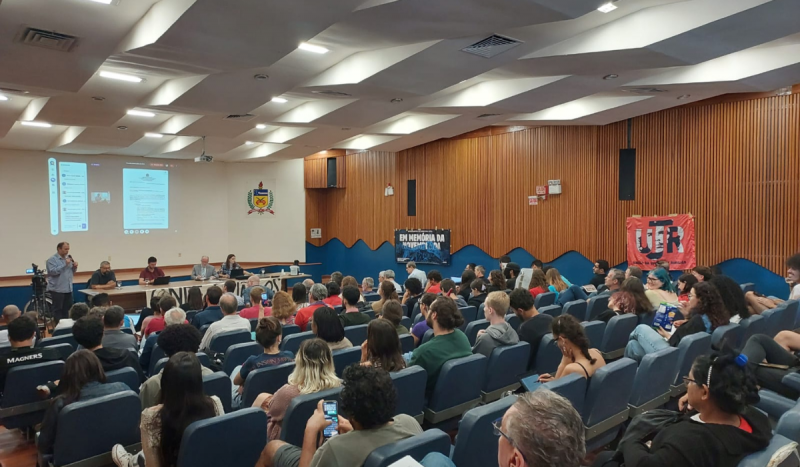 Debate sobre homenagens sobre suposto colaborador da ditadura militar envolvem nome do campus da UFSC Debate sobre homenagens sobre suposto colaborador da ditadura militar envolvem nome do campus da UFSC