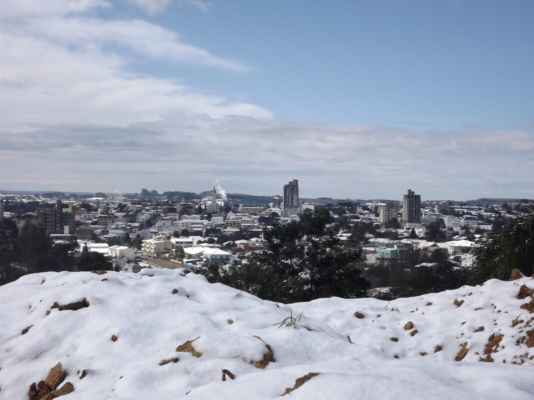 Canoinhas coberta por neve em 2013 Cidades de SC podem registrar neve após quase 12 anos