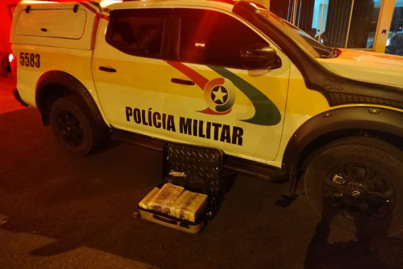 Odor forte em bagagem chama atenção de policiais e termina em flagrante em SC
