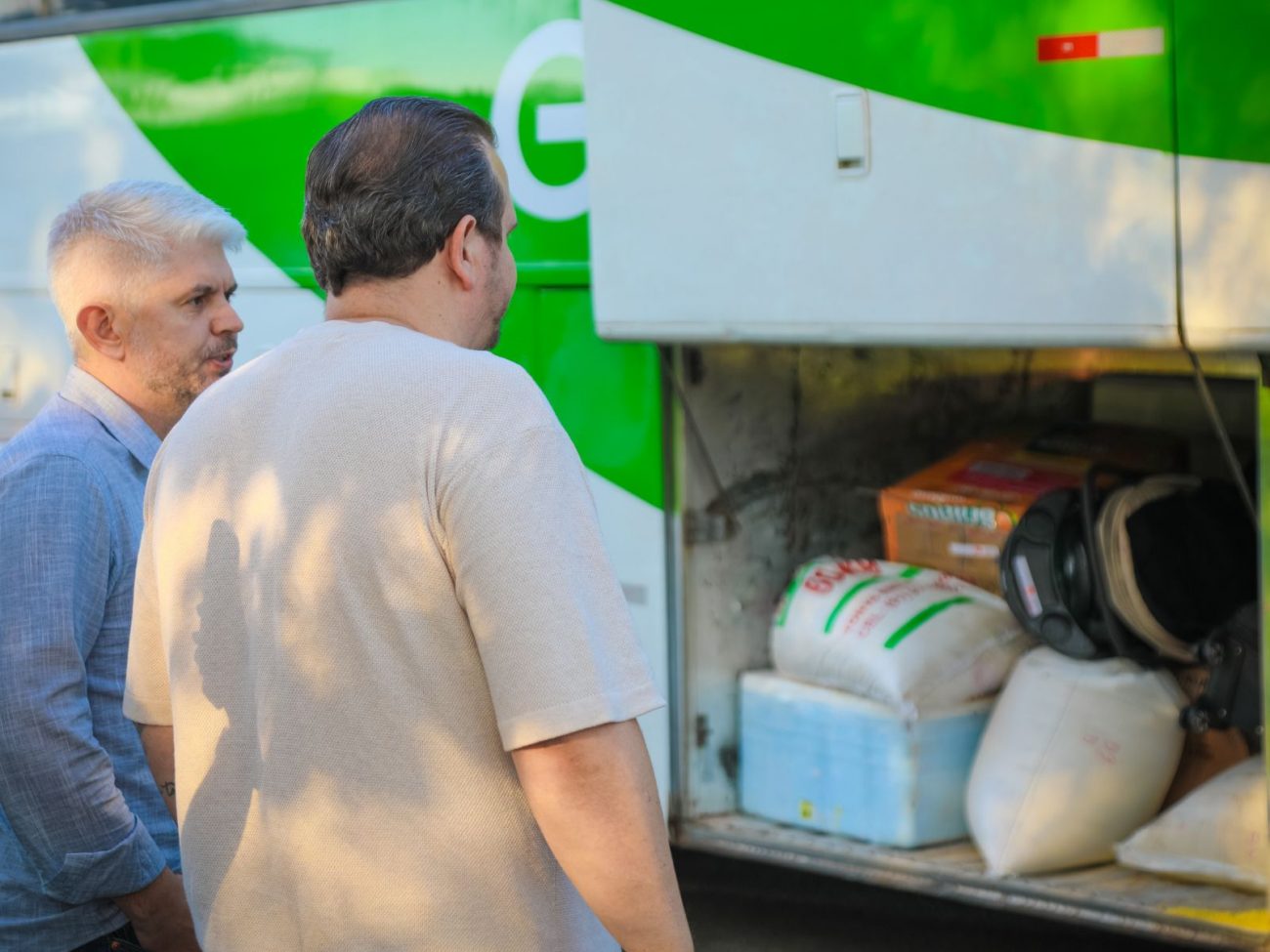 Ônibus do Pará com 'diversas irregularidades' é interceptado pela Polícia Militar em Blumenau - Foto: Giovanni Silva/Prefeitura de Blumenau/ND - Giovanni Silva/Prefeitura de Blumenau/ND