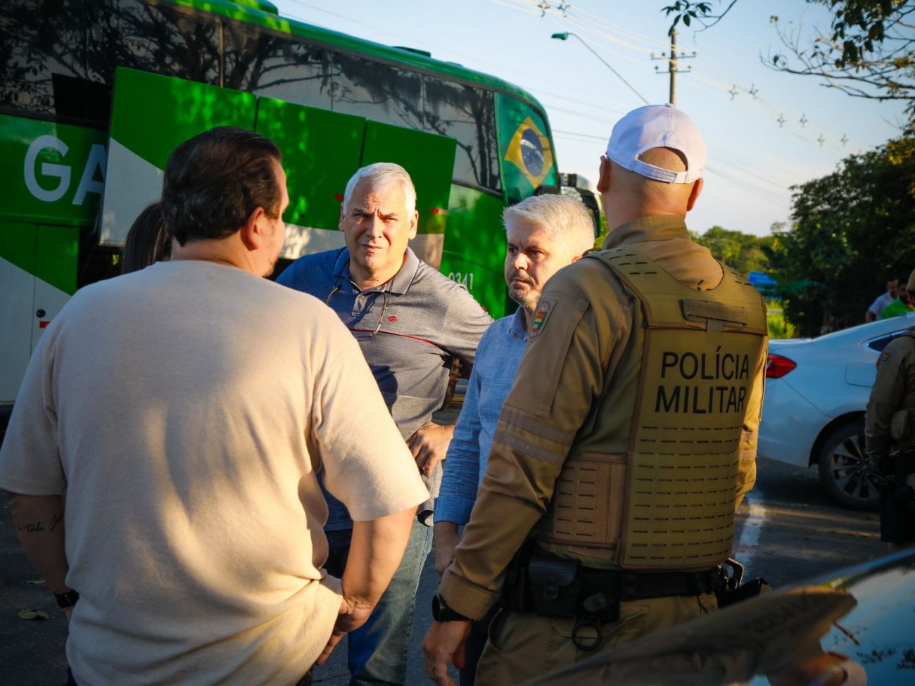 Ônibus do Pará com 'diversas irregularidades' é interceptado pela Polícia Militar em Blumenau - Foto: Giovanni Silva/Prefeitura de Blumenau/ND - Giovanni Silva/Prefeitura de Blumenau/ND