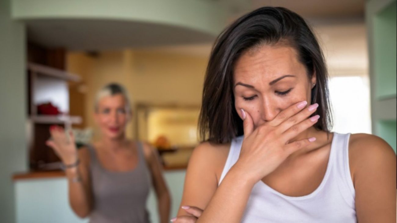  na foto aparecem parentes que não te valorizam como essa briga entre mulheres