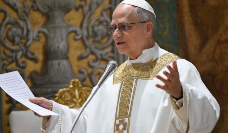 Salário do novo papa, oferecido pelo Vaticano, será de 2,5 mil euros, aponta agência italiana Salário do novo papa, oferecido pelo Vaticano, será de 2,5 mil euros, aponta agência italiana