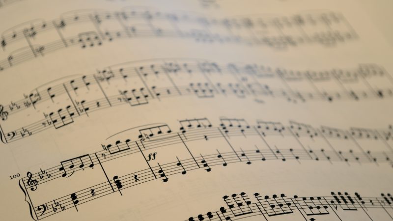 Livro com notas musicais Livro de partituras com notas musicais