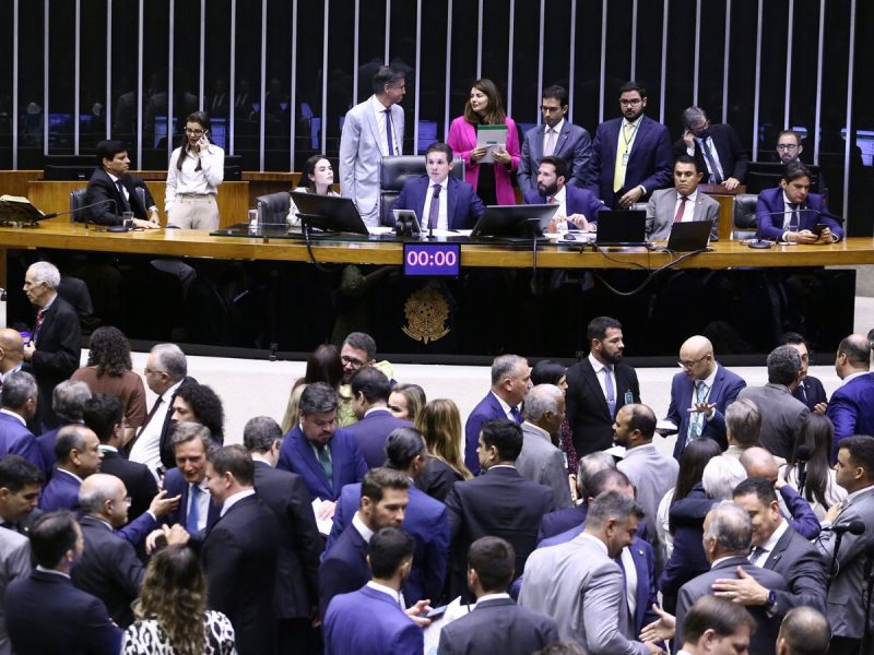 projetos importantes parados na Câmara