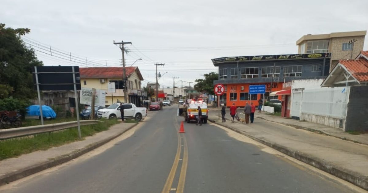 Foto das equipes atuando na ocorrência da ponte Foto das equipes atuando na ocorrência da ponte da Barra do Camacho em Jaguaruna