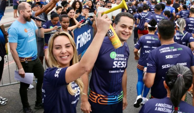 Vice-prefeita, Cris Samorini, e prefeito de Vitória, Lorenzo Pazolini