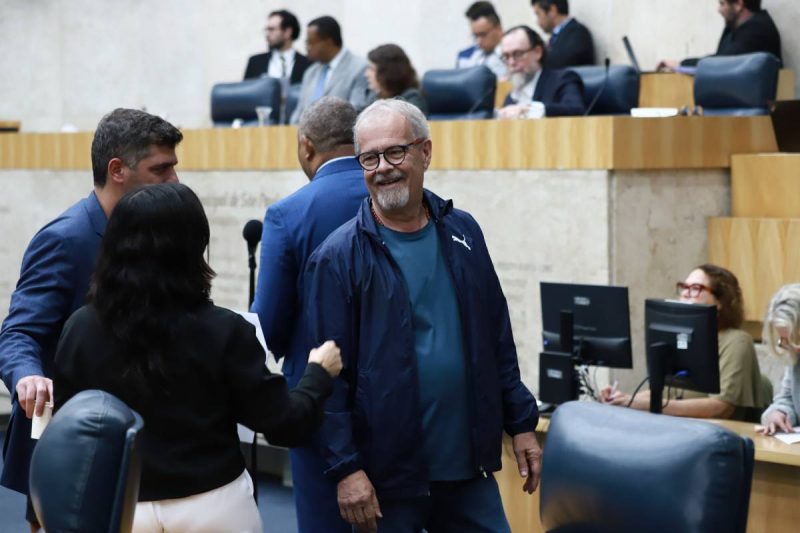 Ricardo Teixeira nega que guerra das CPIs prejudique os trabalhos Ricardo Teixeira nega que guerra das CPIs prejudique os trabalhos da Casa