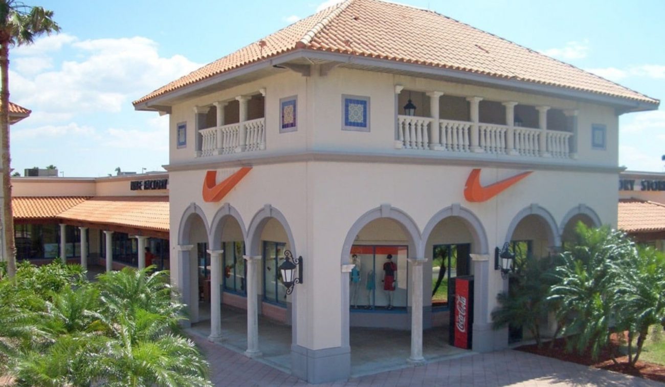 Um dos melhores outlets de baixo custo da Flórida, com grandes marcas em promoção - Reprodução/Internet/ND