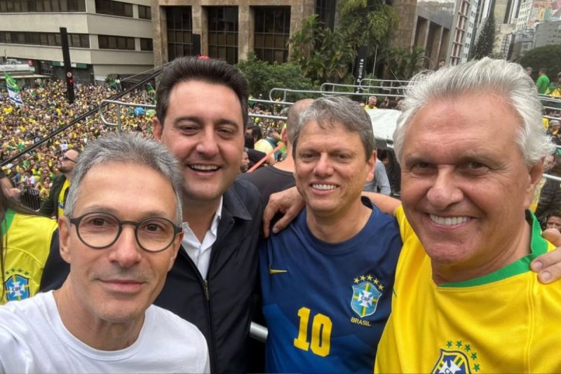 O governador Ronaldo Caiado, em ato pela anistia