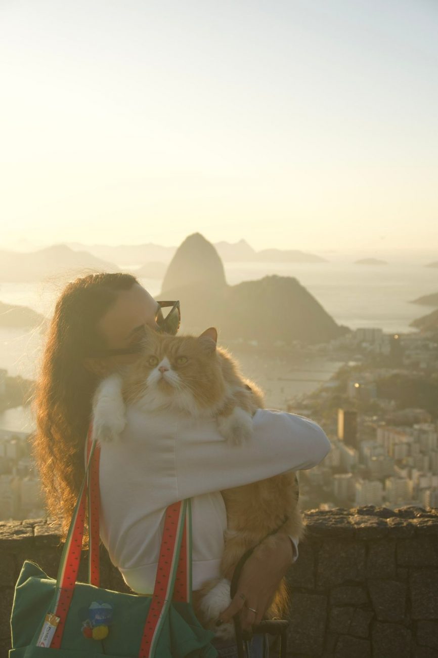 Ravioli e Bárbara, sua tutora - Ravioli o gato/@ravioliogato/ND