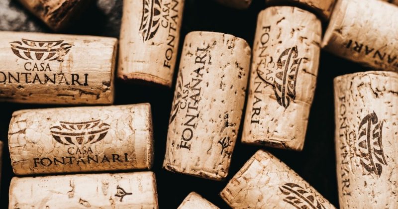 Rolhas de vinho Foto ilustrativa de rolhas de vinho ´