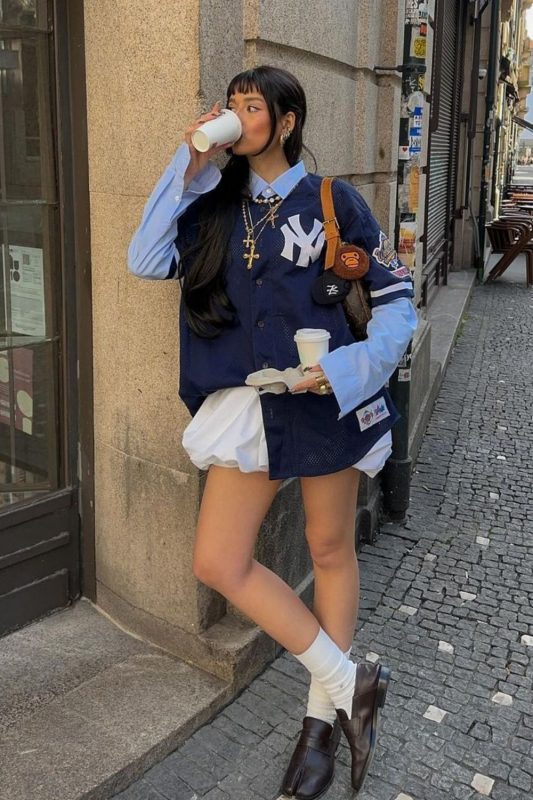 Saia balonê Saia balonê sendo usada por uma influencer