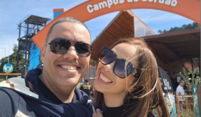Sargento da PM mata esposa a facadas e fere filha em clínica de SP Sargento da PM mata esposa a facadas e fere filha em clínica de SP