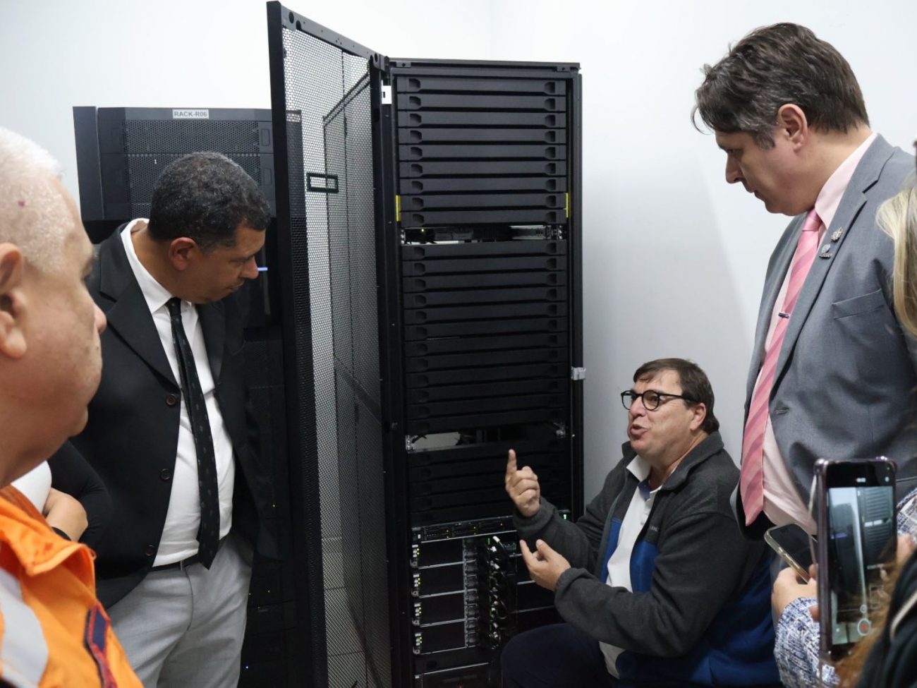 Laboratório climático pioneiro de Santa Catarina conta com "mega-computador" para análise ambiental
