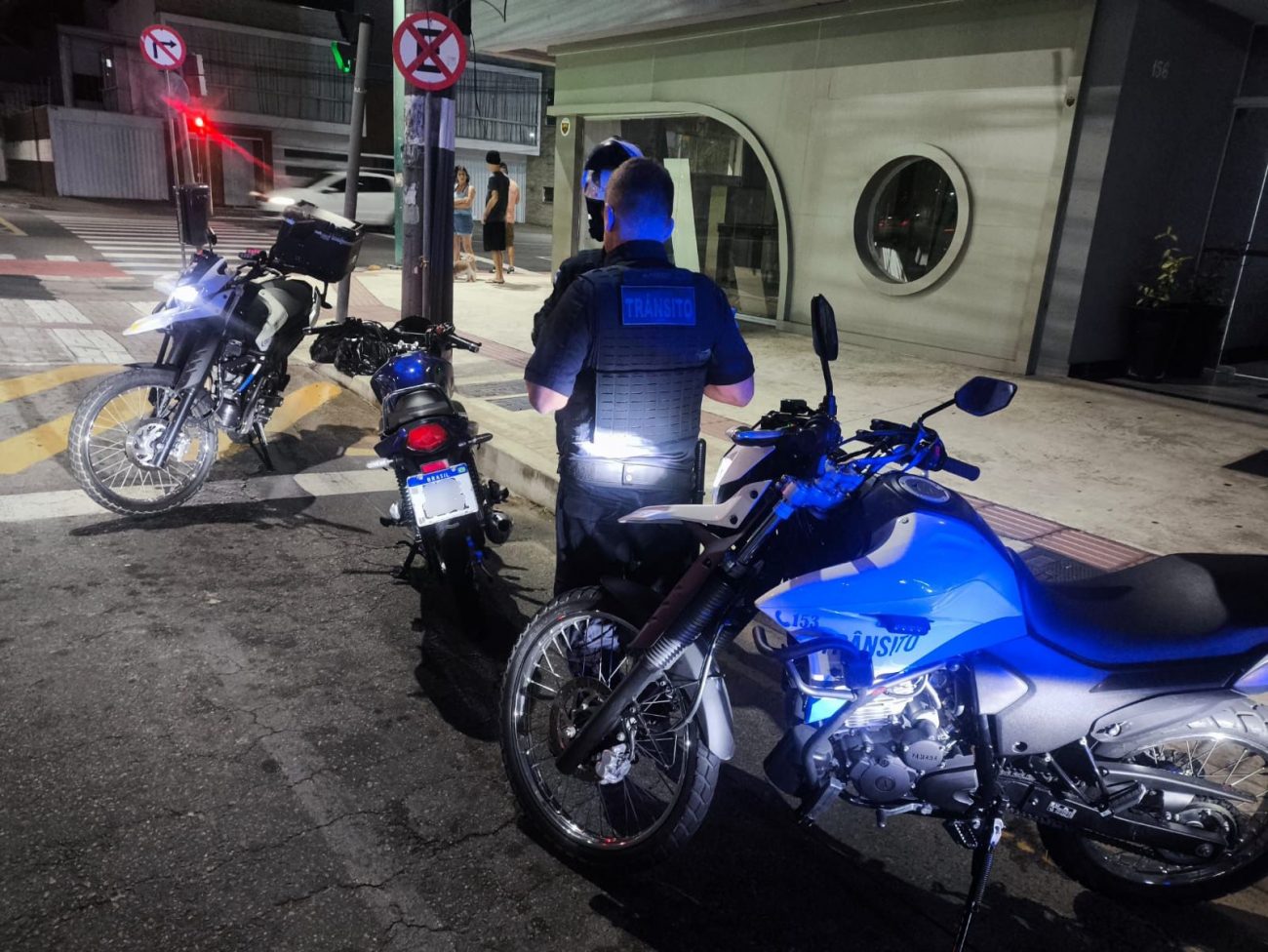 Sem CNH, motociclista toca o terror no trânsito Sem CNH, motociclista toca o terror no trânsito
