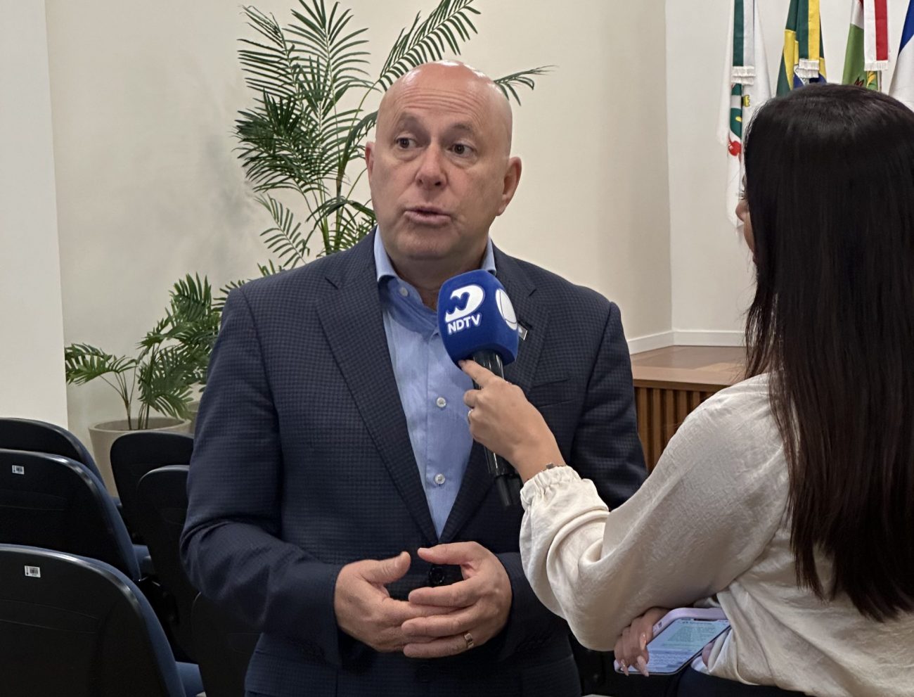 Marcelo Petrelli Marcelo Petrelli dá entrevista para a repórter Juliana Senne