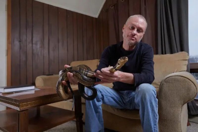 Tim Friede, Homem aplicou em si mesmo mais de 700 doses de veneno de cobra