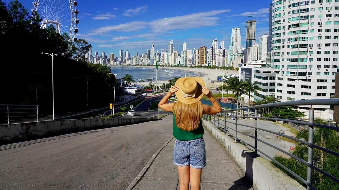 Paisagens, infraestrutura e gastronomia estão entre os fatores que fazem o turismo internacional em Santa Catarina crescer expressivamente - Foto: Freepik/ND Paisagens, infraestrutura e gastronomia estão entre os fatores que fazem o turismo internacional em Santa Catarina crescer expressivamente - Foto: Freepik/ND