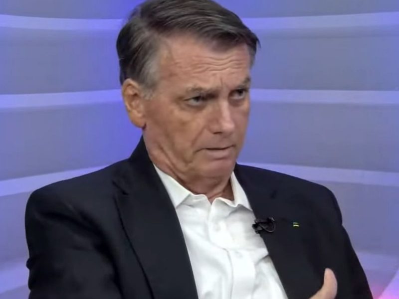 Bolsonaro e militares