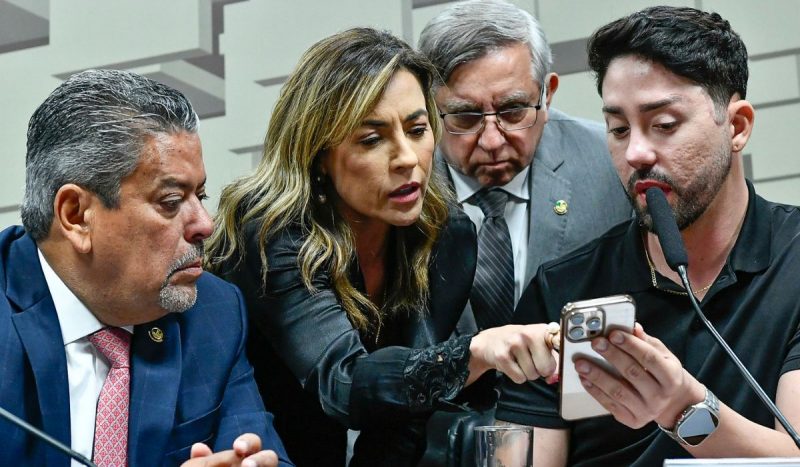 Influenciador ‘ensina’ senadores a jogar no Tigrinho na CPI das Bets Influenciador ‘ensina’ senadores a jogar no Tigrinho na CPI das Bets