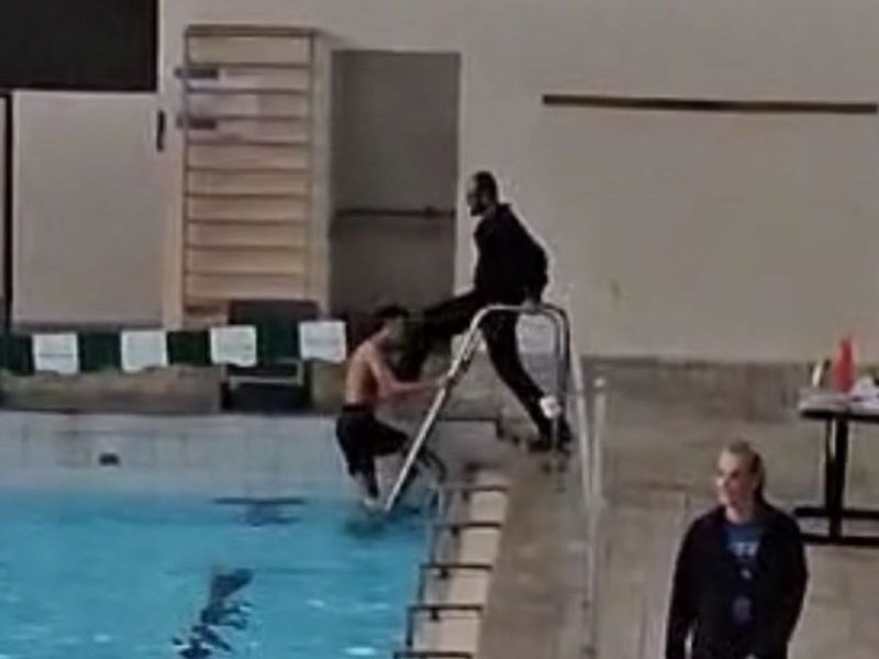 Professor do SESI VÍDEO: Professor do SESI é demitido após agredir aluno em piscina em SC