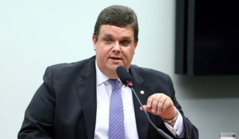 Wolney Queiroz assume o Ministério da Previdência, após a saída de Carlos Lupi Wolney Queiroz assume o Ministério da Previdência, após a saída de Carlos Lupi