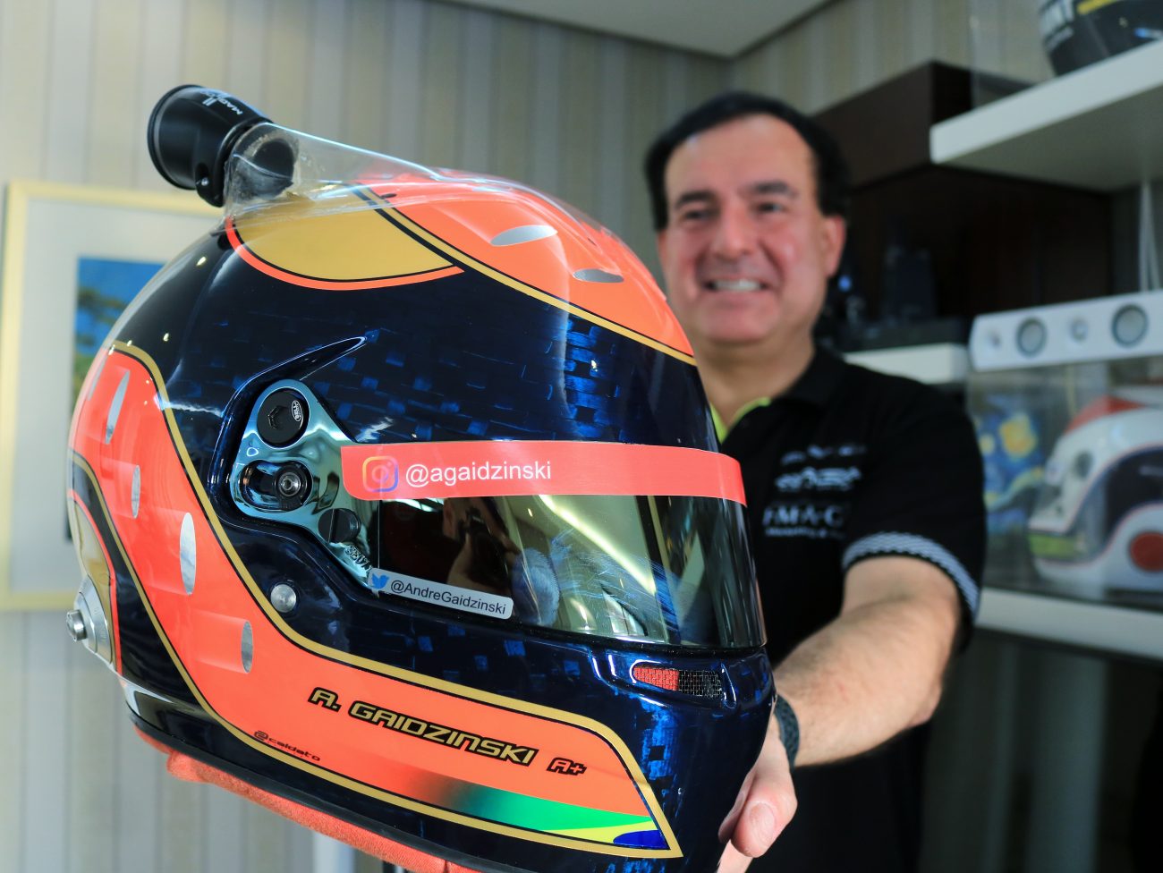 Detalhe do capacete do piloto catarinense - Rodrigo Polidoro/ND