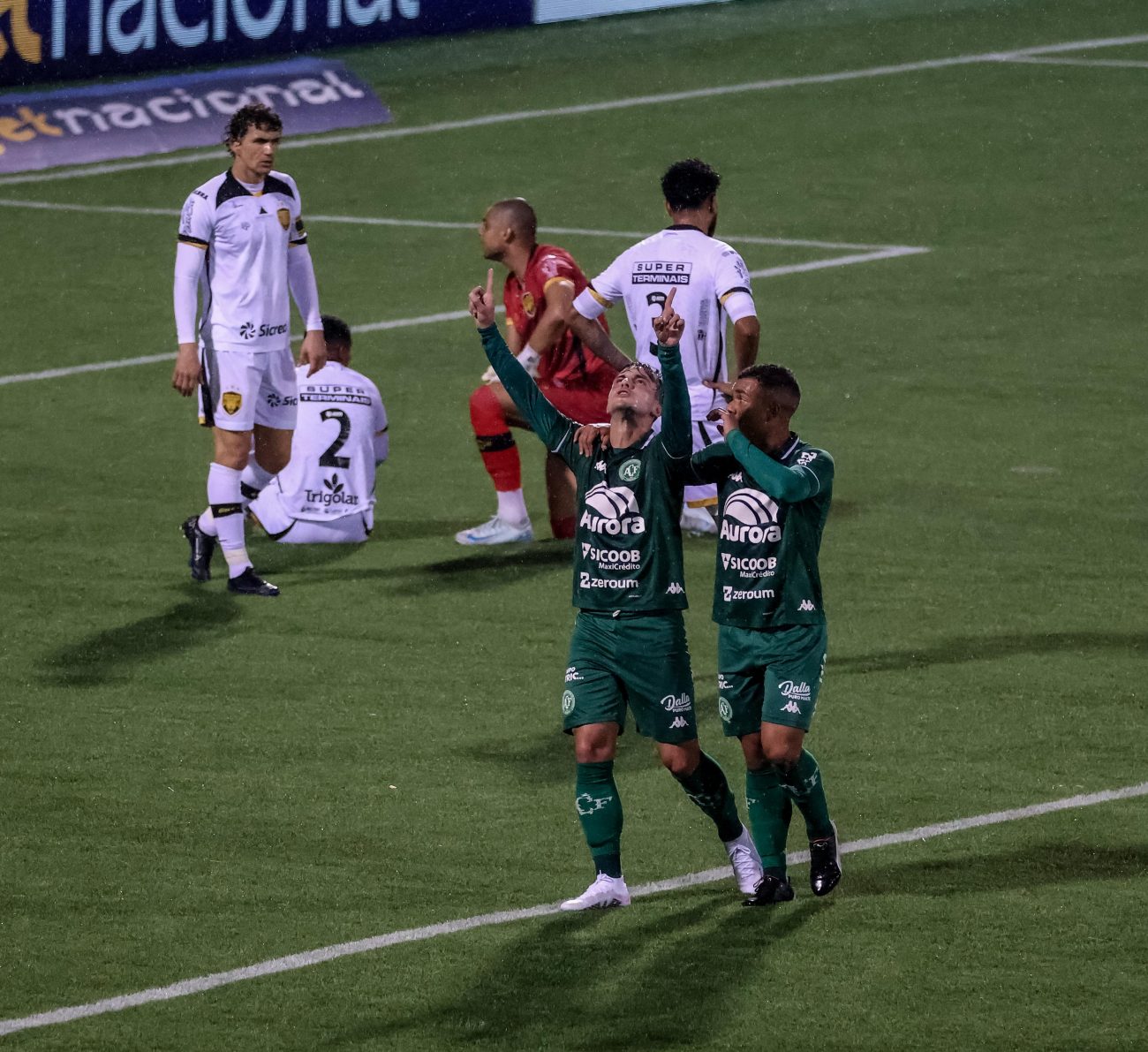 Chapecoense goleou o Amazonas por 4 a 0 e subiu na tabela da S&eacute;rie B – Foto: Rafael Bressan / Assessoria Chapecoense