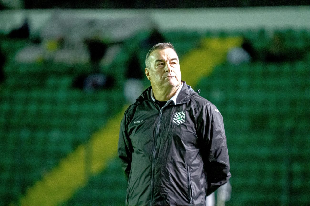 Figueirense segue invicto na beira do gramado com o técnico Pintado – Foto: Patrick Floriani/FFC