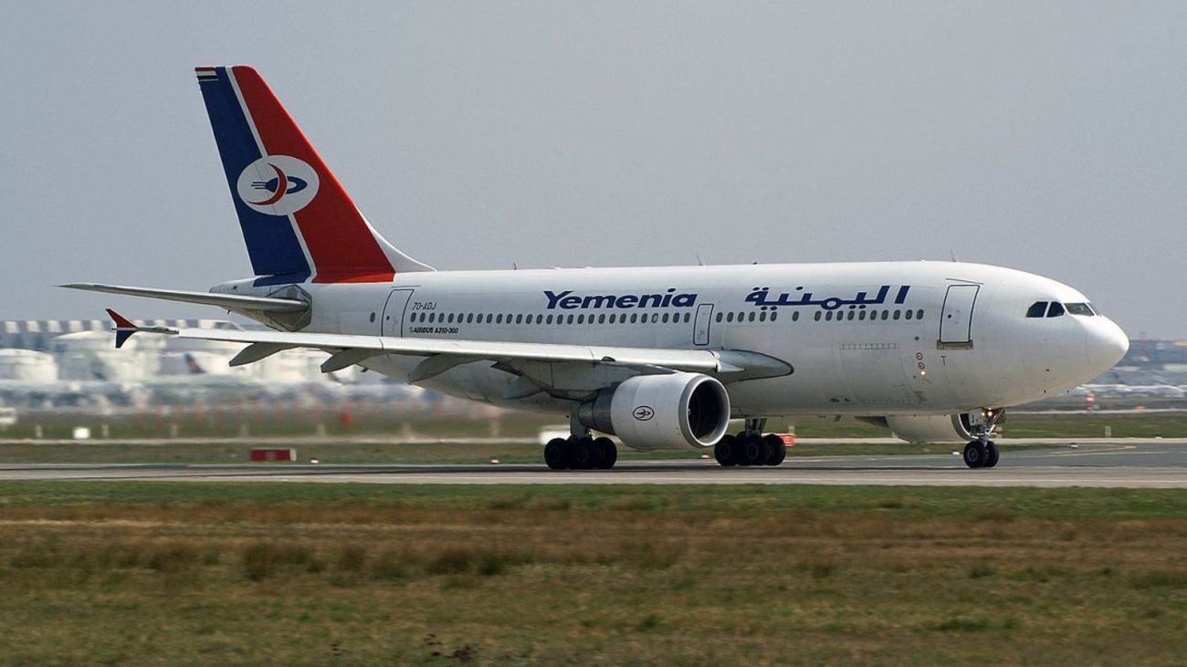7O-ADJ, a aeronave envolvida no acidente, fotografada em abril de 2007
