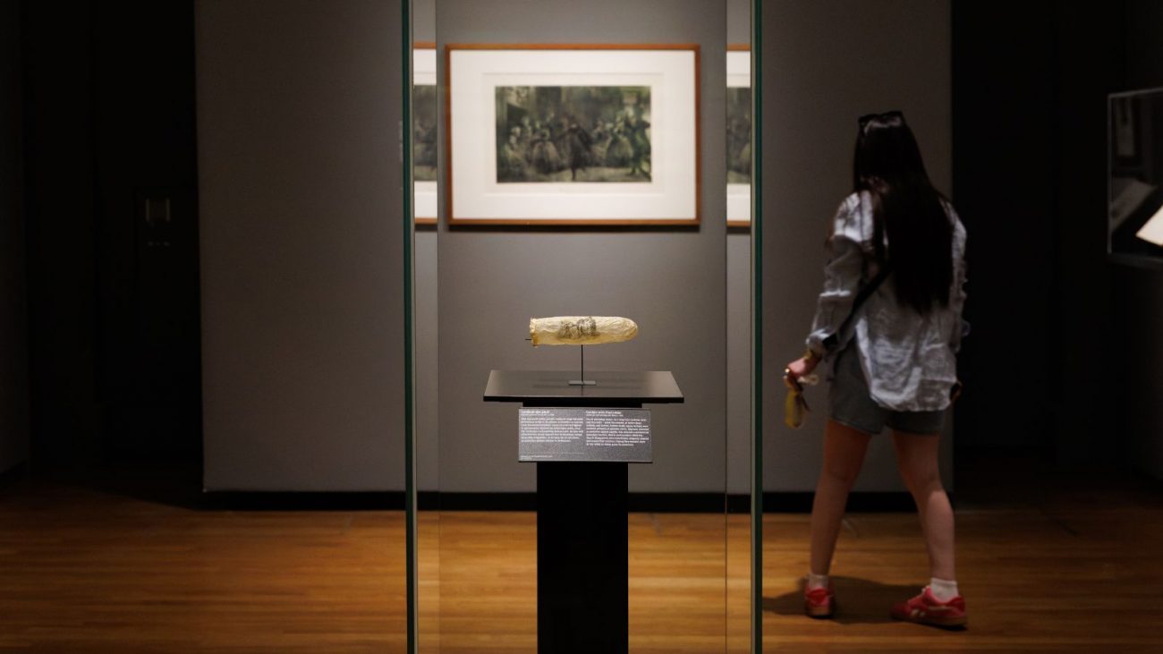 A camisinha faz parte de uma exposição sobre prostituição e sexualidade no século XIX