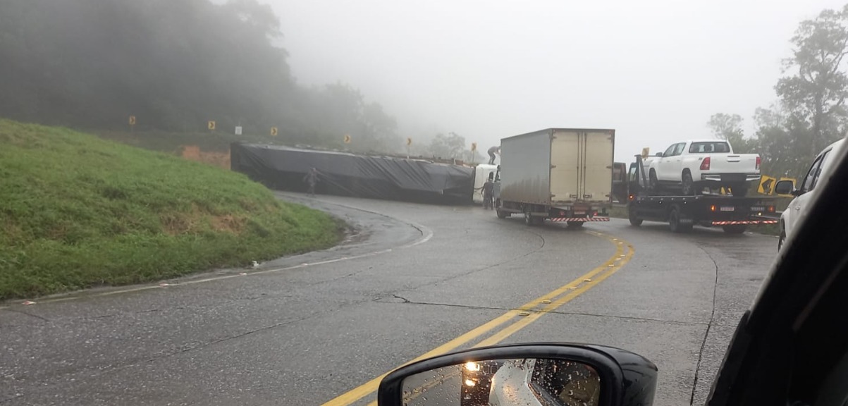 Serra Dona Francisca segue interditada após tombamento em SC